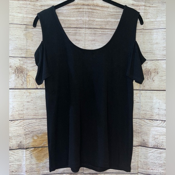 NWT Bebe Black Embellished Cold Shoulder Blouse Size Medium - Picture 4 of 7